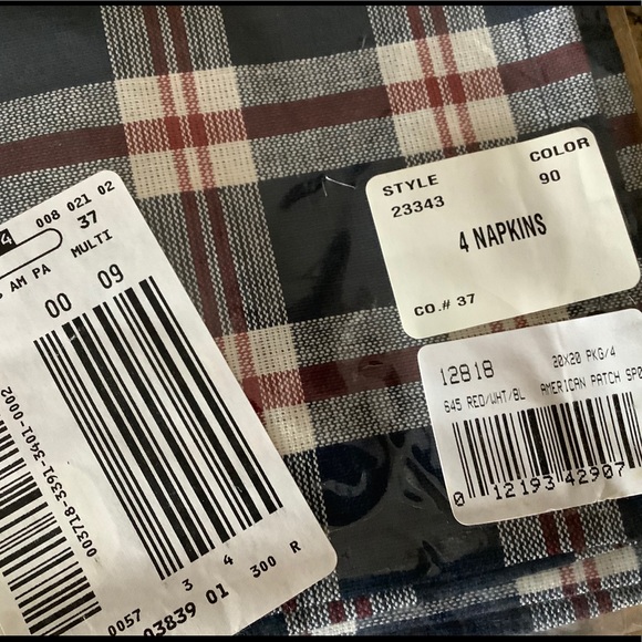 12 NIP Red White Blue Plaid Fabric Napkins πΊπΈ - Picture 4 of 4